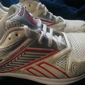 Reebok simply tone smooth fit running shoe